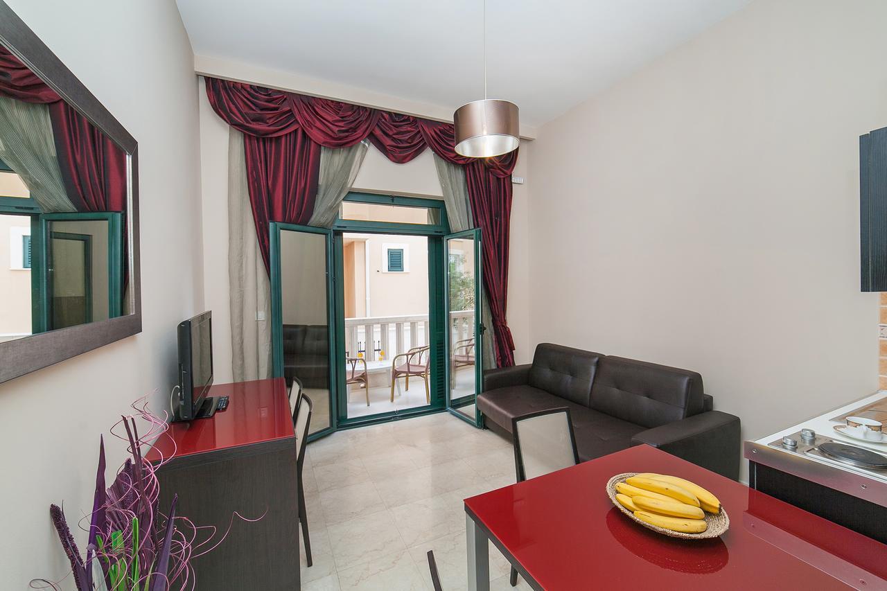 Apartments Grifone Lux แฮร์เซ็ก-โนวี ภายนอก รูปภาพ
