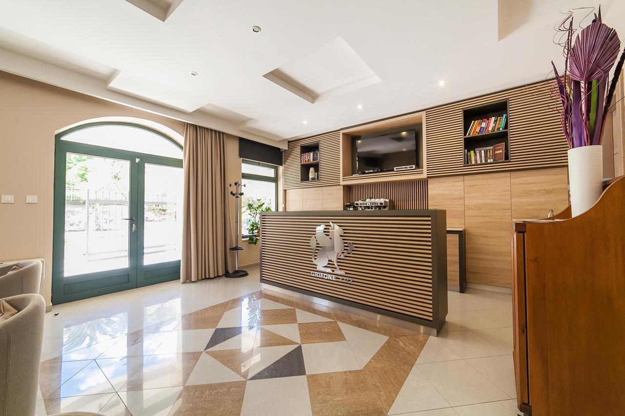 Apartments Grifone Lux แฮร์เซ็ก-โนวี ภายนอก รูปภาพ